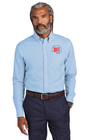 man wearing blue button-down shirt