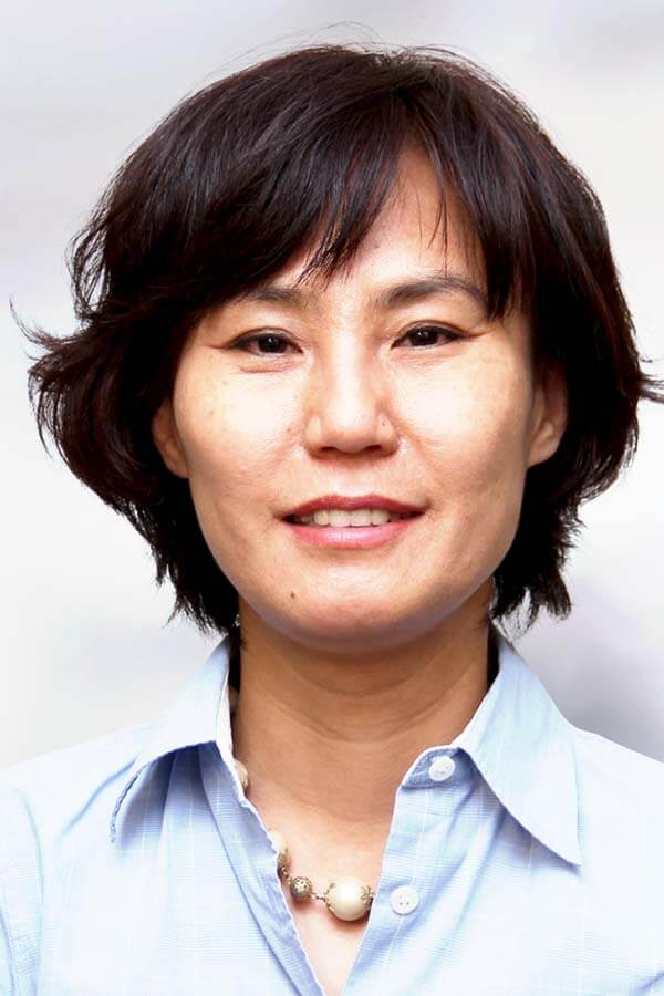 headshot of meeok